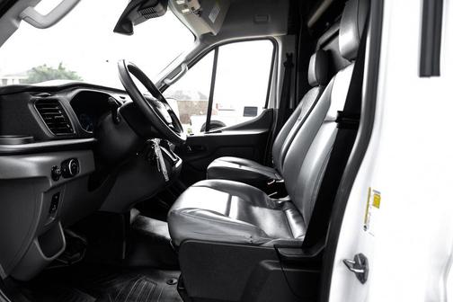 2022 Ford Transit-250 Base