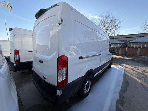 2022 Ford Transit-250 Base
