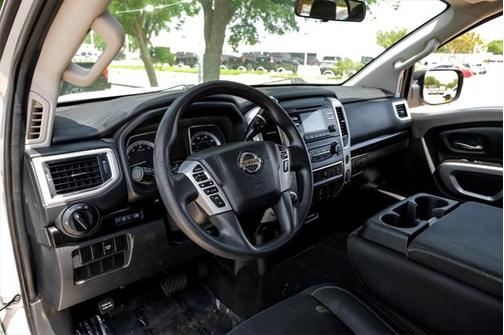 2018 Nissan Titan SV