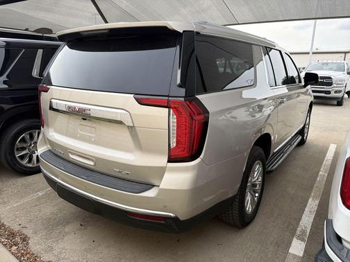 2021 GMC Yukon XL SLT