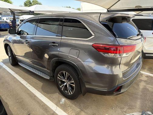 Predawn Gray Mica 2019 Toyota Highlander LE I4