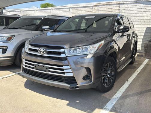 Predawn Gray Mica 2019 Toyota Highlander LE I4
