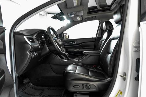 White Frost Tricoat 2017 GMC Acadia SLT-1