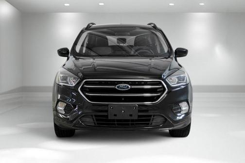AGATE BLACK 2019 Ford Escape SE