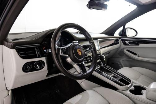 2021 Porsche Macan S