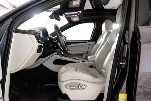 2021 Porsche Macan S