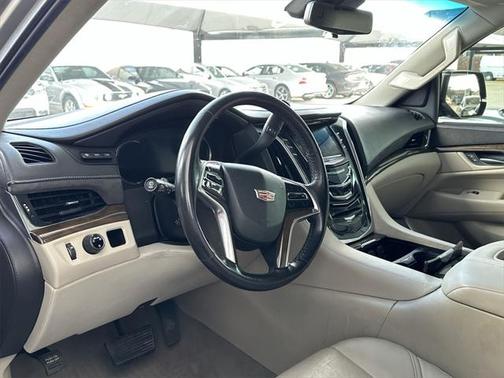 2019 Cadillac Escalade ESV Luxury