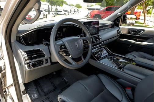 2019 Lincoln Navigator Select