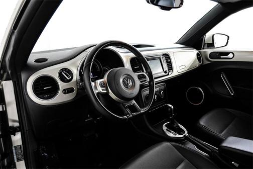 2016 Volkswagen Beetle 1.8T SE