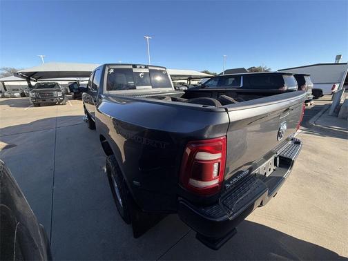 2024 RAM 3500 Laramie Crew Cab 4x4 8' Box