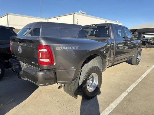 2024 RAM 3500 Laramie Crew Cab 4x4 8' Box