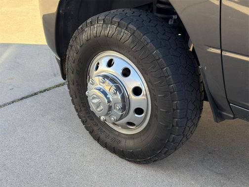 2024 RAM 3500 Laramie Crew Cab 4x4 8' Box