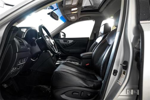 2014 INFINITI QX70 Base