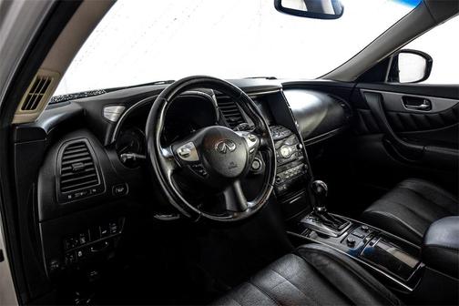 2014 INFINITI QX70 Base