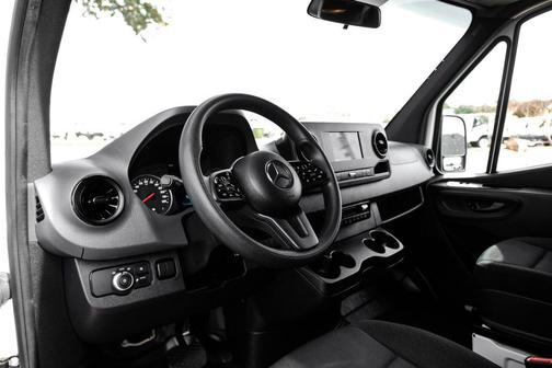 2024 Mercedes-Benz Sprinter 2500 Standard Roof