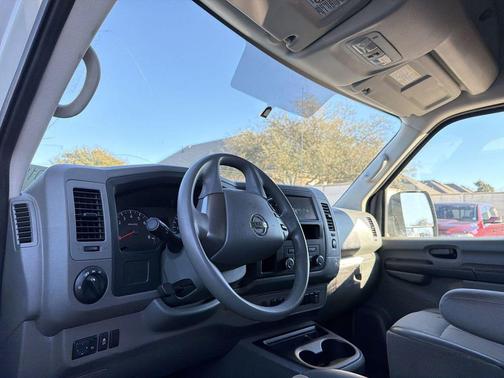 2019 Nissan NV Cargo NV2500 HD S V6