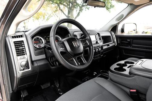 2018 RAM 2500 Tradesman Crew Cab 4x4 6'4' Box