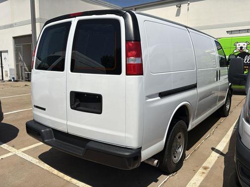 Summit White 2021 Chevrolet Express 3500 RWD 3500 Regular Wheelbase WT