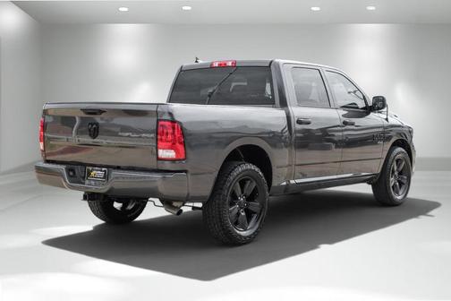 Granite Crystal Metallic Clearcoat 2019 RAM 1500 Express
