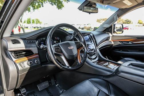 2019 Cadillac Escalade ESV Luxury