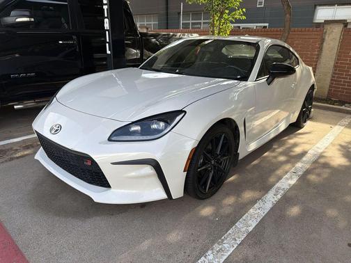 Halo 2025 Toyota GR86 Premium