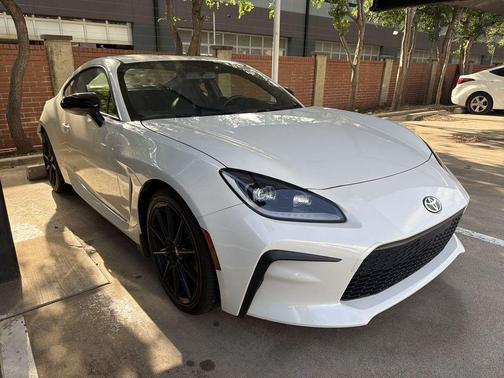 Halo 2025 Toyota GR86 Premium