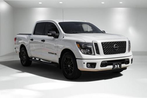 Pearl White 2019 Nissan Titan SL