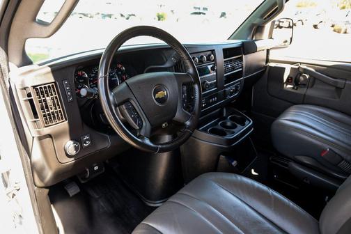 2022 Chevrolet Express 3500 RWD 3500 Regular Wheelbase WT