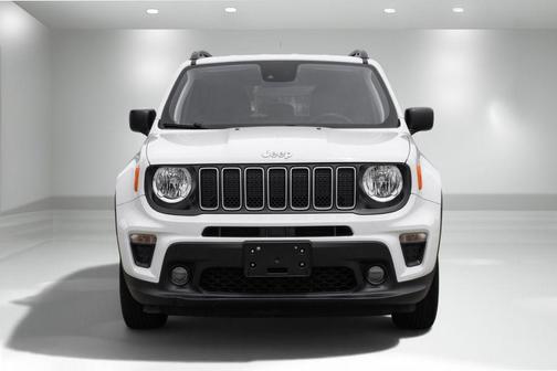 Alpine White Clearcoat 2022 Jeep Renegade Latitude