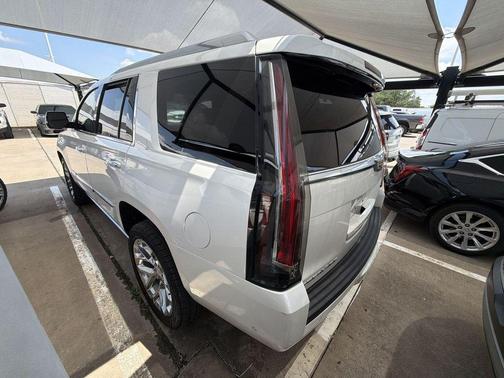 Crystal White Tricoat 2019 Cadillac Escalade Platinum