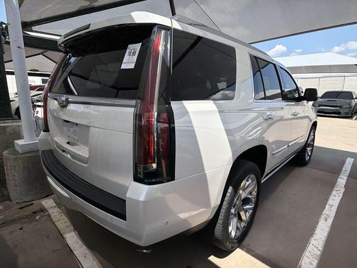 Crystal White Tricoat 2019 Cadillac Escalade Platinum