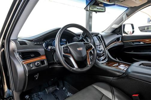 2018 Cadillac Escalade ESV Premium Luxury