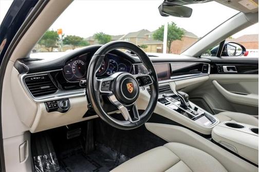 2018 Porsche Panamera Base