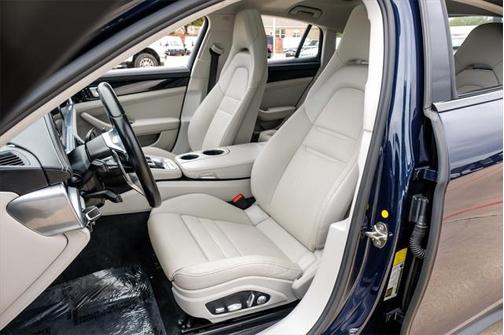 2018 Porsche Panamera Base