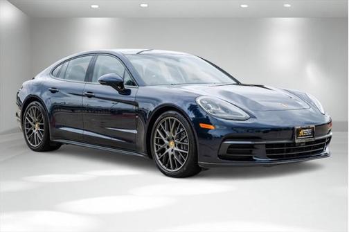 2018 Porsche Panamera Base