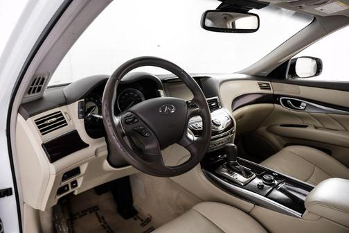 2017 INFINITI Q70L 3.7