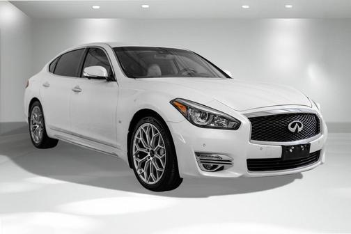 2017 INFINITI Q70L 3.7
