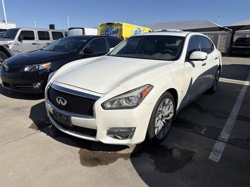 2017 INFINITI Q70L 3.7