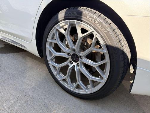 2017 INFINITI Q70L 3.7