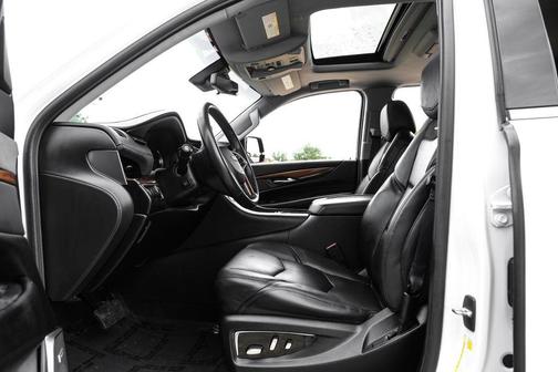Crystal White Tricoat 2019 Cadillac Escalade ESV Premium Luxury