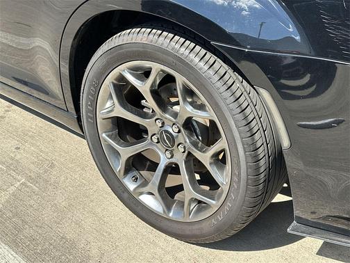 2018 Chrysler 300 Touring