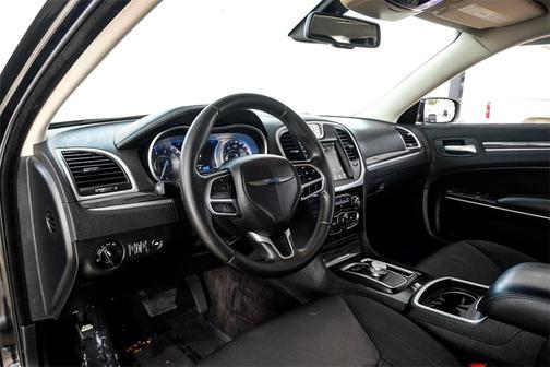 2018 Chrysler 300 Touring