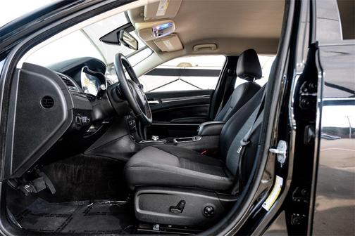 2018 Chrysler 300 Touring