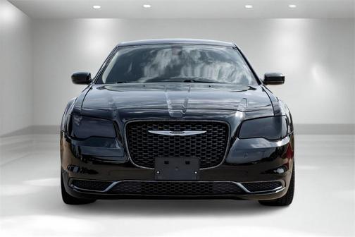 2018 Chrysler 300 Touring