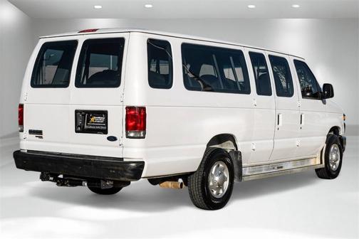 2008 Ford E350 Super Duty XL Wagon