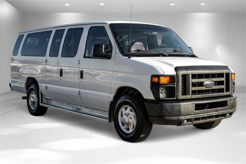 2008 Ford E350 Super Duty XL Wagon