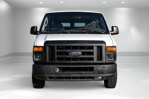 2008 Ford E350 Super Duty XL Wagon