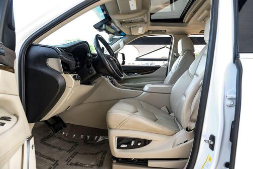 Crystal White Tricoat 2018 Cadillac Escalade ESV Premium Luxury