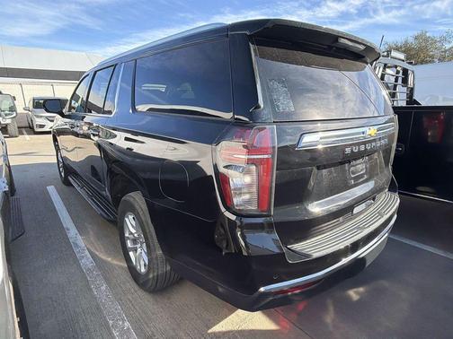 2024 Chevrolet Suburban LT