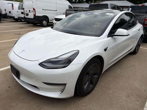 Pearl White Multi-Coat 2023 Tesla Model 3 Long Range